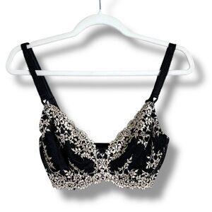 Wacoal Black and White Lace Bra Size 32DD